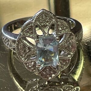 💙Beautiful 10K Aquamarine(Blue Topaz)Diamond Ring 7